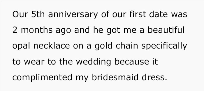 Bridesmaid Asks People Online For Their Take On If She Was Wrong For Refusing To Swap Necklaces With The Bride