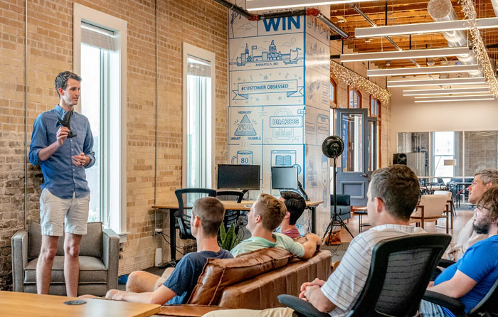 Este gerente comparte cómo decidió recompensar a sus empleados, y la gente lo aplaude