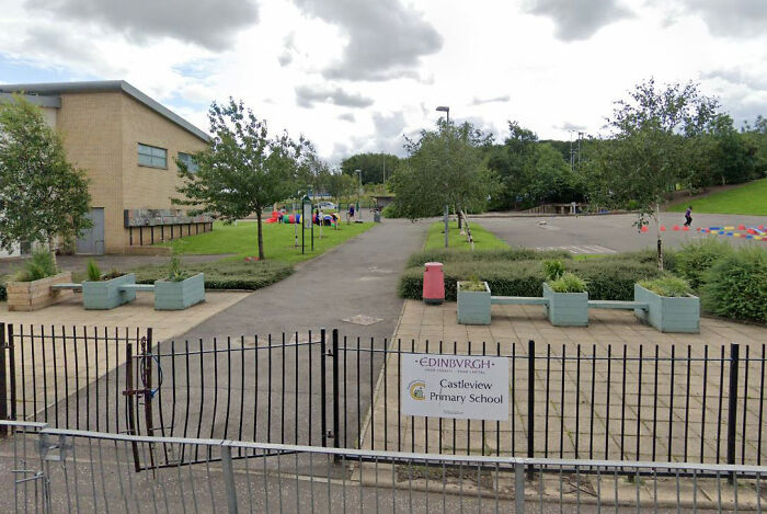 "Clothes Have No Gender": This School's Students Celebrated November 4th 'Wear A Skirt To School Day' And The Internet Is Divided