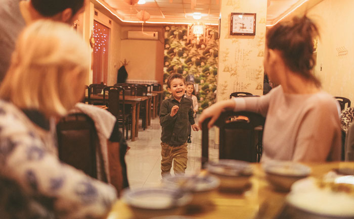 Woman Rebukes An Annoying Child For Touching Her Stuff At A Restaurant, Gets Confronted By His Mother