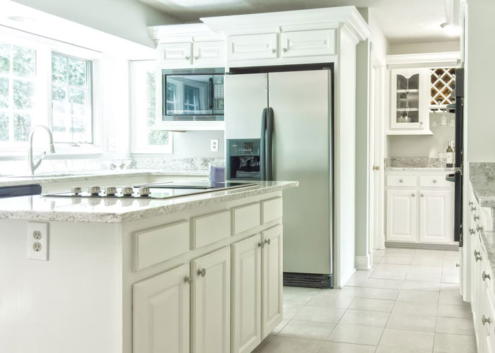 People Who Grew Up Poor Share The Subtle Signs That Show A Person Is Rich (30 Answers)