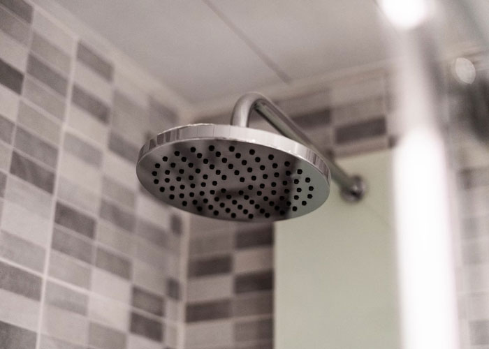 People Who Grew Up Poor Share The Subtle Signs That Show A Person Is Rich (30 Answers)