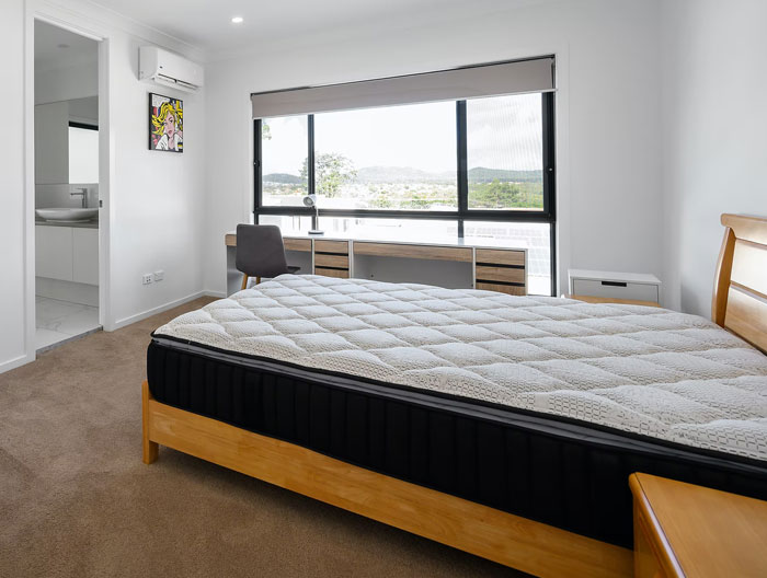 People Who Grew Up Poor Share The Subtle Signs That Show A Person Is Rich (30 Answers)