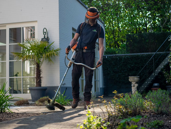 People Who Grew Up Poor Share The Subtle Signs That Show A Person Is Rich (30 Answers)