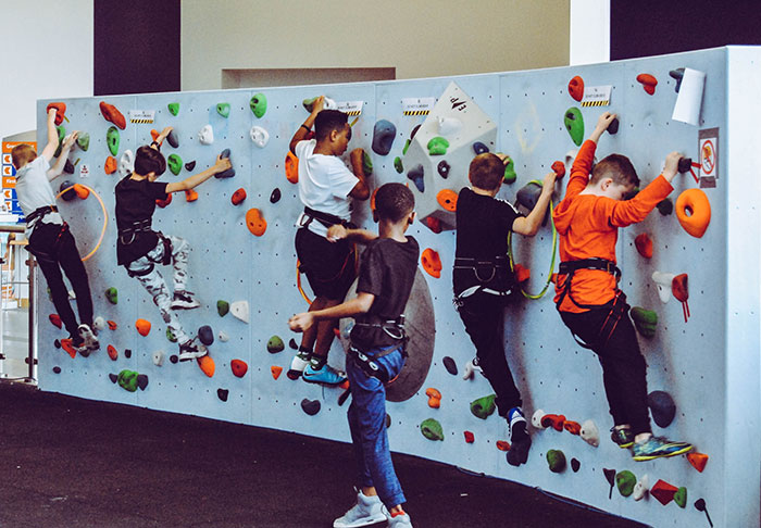 People Who Grew Up Poor Share The Subtle Signs That Show A Person Is Rich (30 Answers)