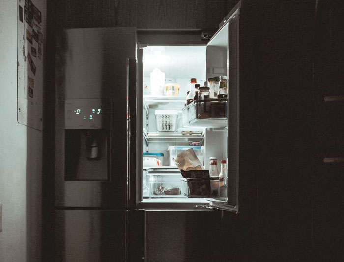 People Who Grew Up Poor Share The Subtle Signs That Show A Person Is Rich (30 Answers)