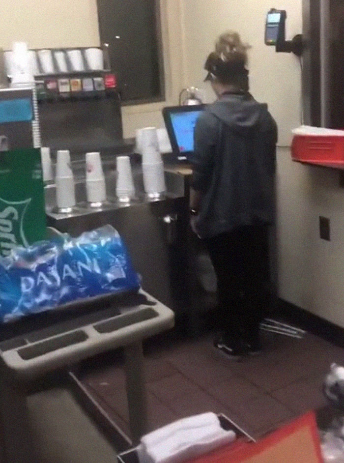 Guy Explains Why He And His Team Quit From Wendy's, Goes Viral On Twitter