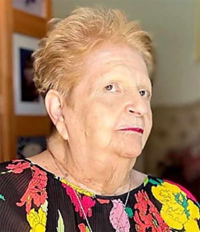 People Are Cracking Up Over This Hilariously Savage Obituary Gay Son Wrote For His Mother