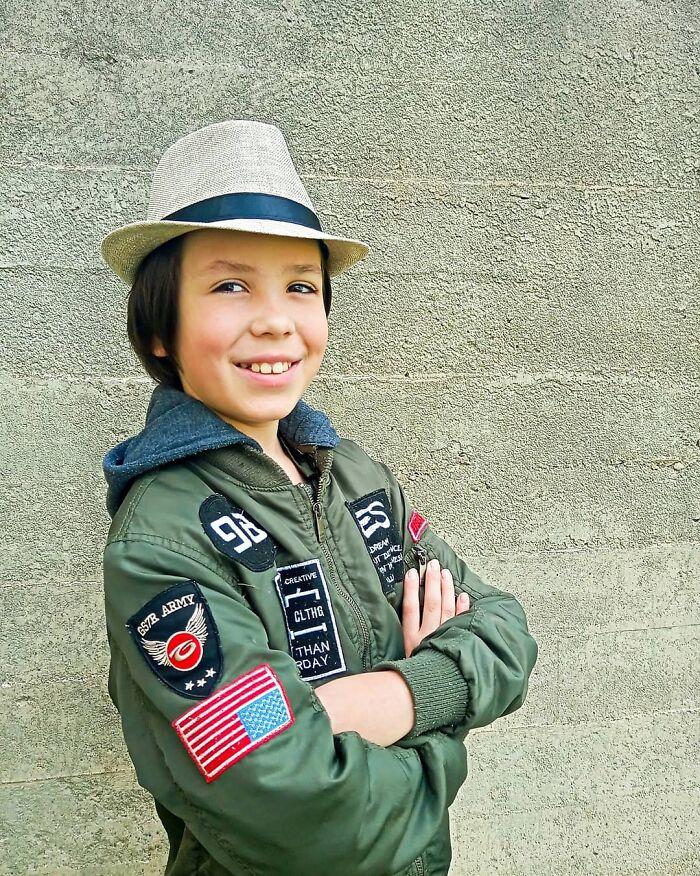 11-Year-Old Brazilian Boy Bathes Stray Dogs On Saturdays To Increase Their Chance At Being Adopted 11-Year-Old Brazilian Boy Bathes Stray Dogs On Saturdays To Increase Their Chance At Being Adopted