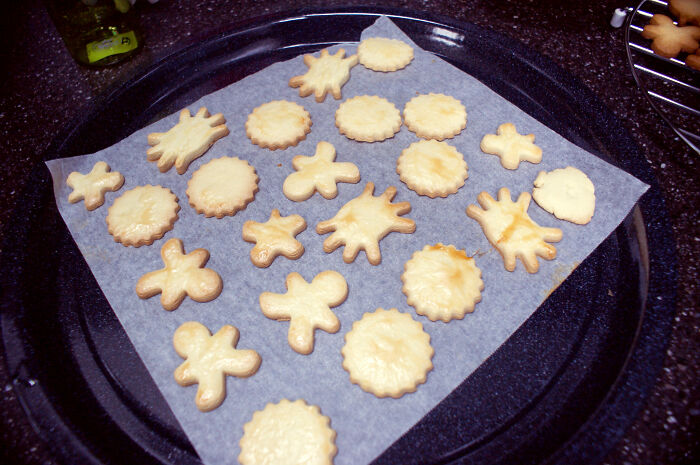 Someone In This Online Group Asked "What Last-Minute Gift For Christmas Is Always A Winner?", 30 Folks Delivered