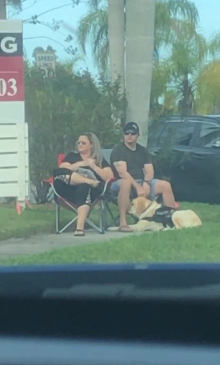 Parents Spark Debate After Making Their Son Stand Outdoors With A Sign &lsquo;I Am A Bully&rsquo; As A Punishment