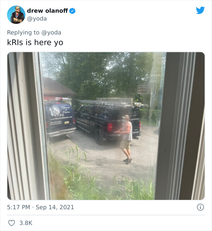 Mission "Raccoon Removal": This Guy&rsquo;s Live Tweets About How He&rsquo;s Trying To Get A Raccoon Out Of His House Are Seriously Hilarious