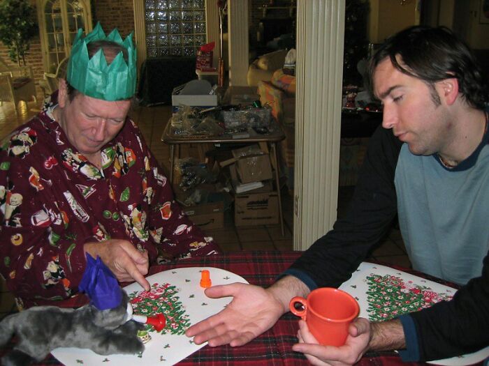 Alguien en este grupo online preguntó: "¿Cuál es tu historia de "por eso no voy a casa en Navidad"? Y 20 personas respondieron