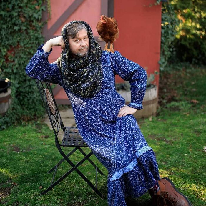 This 'Chicken Daddies' Calendar Will Make Your Day (25 Pics)