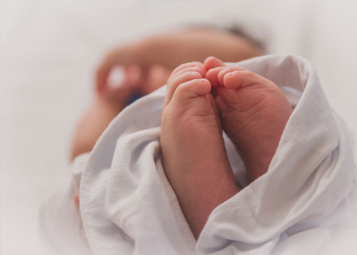 35 People Share The Wildest Things They Witnessed In The Baby Delivery Room