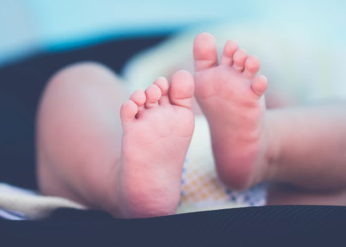 35 People Share The Wildest Things They Witnessed In The Baby Delivery Room