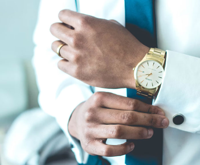 Woman Confused About Widower Still Wearing A Wedding Ring, Brings It Up During Lunch Break And Things Get Out Of Hand Woman Confused About Widower Still Wearing A Wedding Ring, Brings It Up During Lunch Break And Things Get Out Of Hand