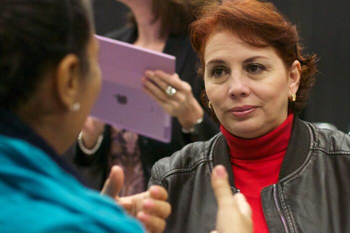 20 Señales sutiles de que alguien es en realidad bastante inteligente