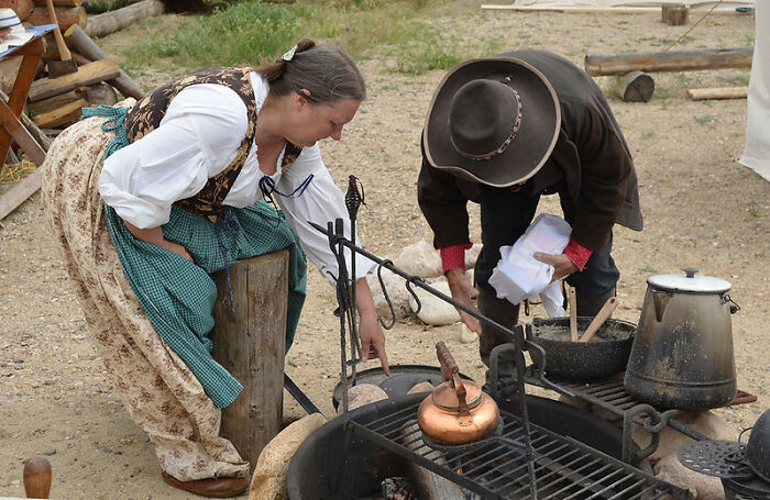 People Online Are Naming Things Folks Should Stop Glamorizing, And Here Are 36 Spot-On Answers