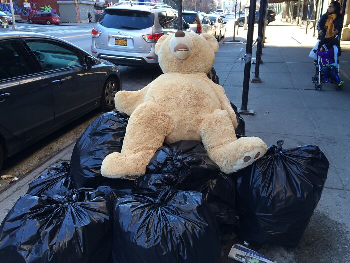 30 Of The Worst Christmas Gifts People Ever Received, As Shared In This Online Group