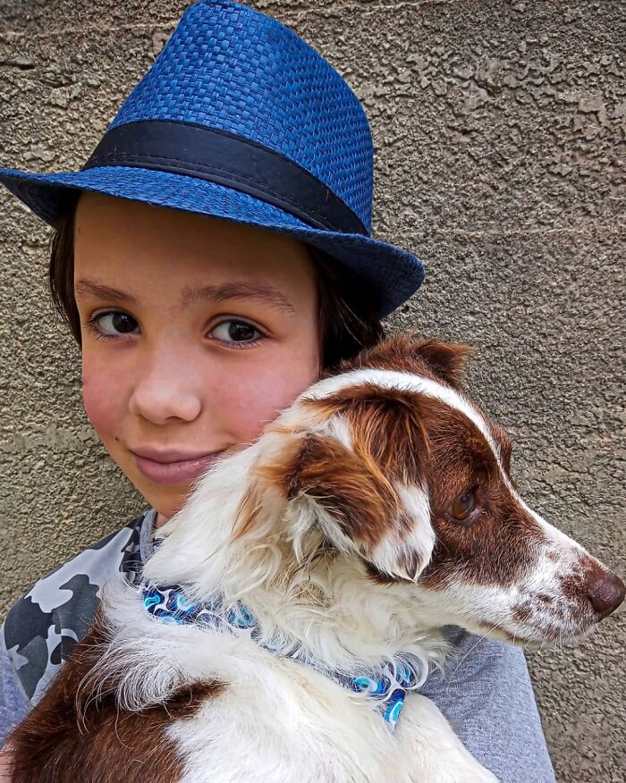 11-Year-Old Brazilian Boy Bathes Stray Dogs On Saturdays To Increase Their Chance At Being Adopted 11-Year-Old Brazilian Boy Bathes Stray Dogs On Saturdays To Increase Their Chance At Being Adopted