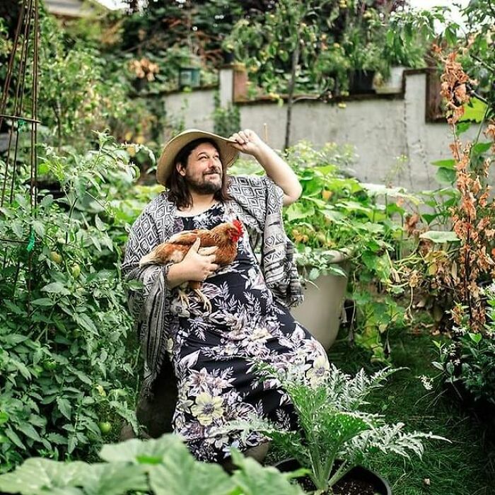 This 'Chicken Daddies' Calendar Will Make Your Day (25 Pics)