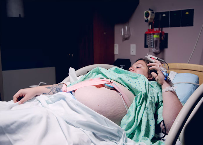35 People Share The Wildest Things They Witnessed In The Baby Delivery Room