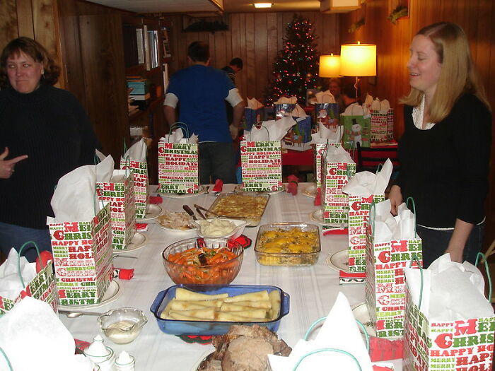 Alguien en este grupo online preguntó: "¿Cuál es tu historia de "por eso no voy a casa en Navidad"? Y 20 personas respondieron