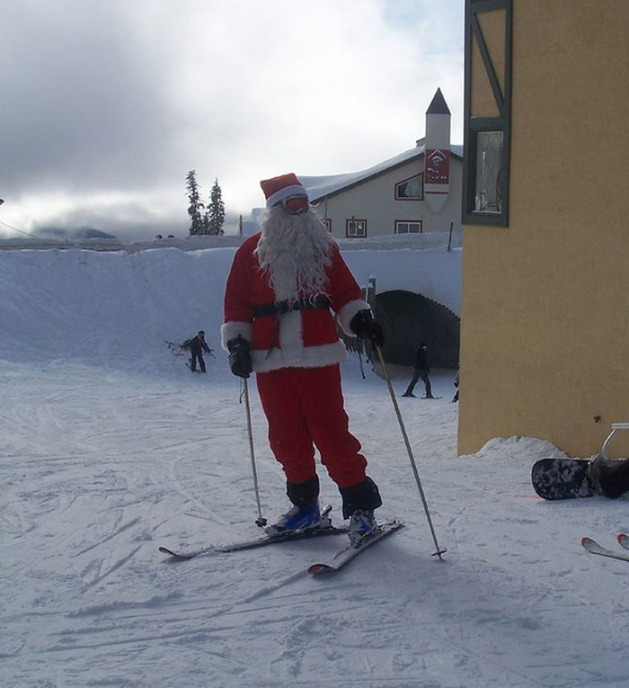 Someone In This Online Group Asked, “What’s Your ‘That’s Why I Don’t Go Home For The Holidays’ Story?” And 30 Folks Delivered