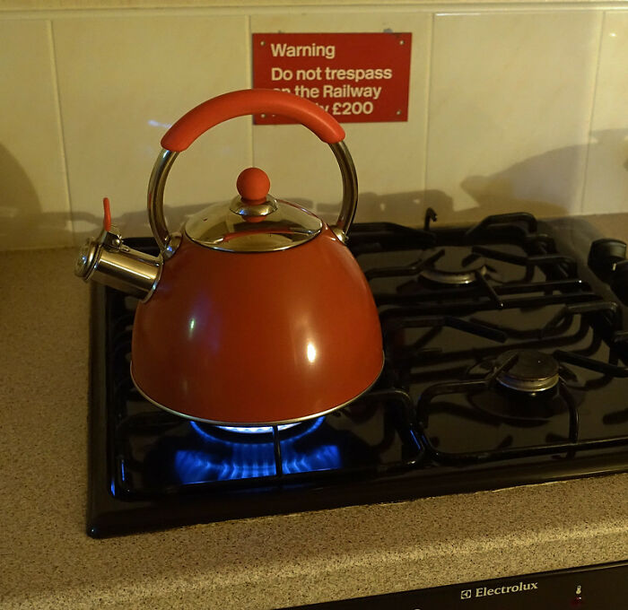 Someone In This Online Group Asked “What Is The Moment When You Realized, ‘My Teacher Is An Idiot?’” And 30 Folks Delivered