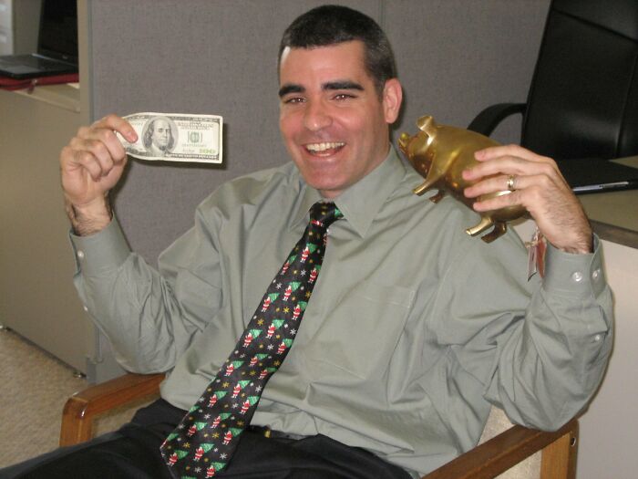 Someone In This Online Group Asked "What Last-Minute Gift For Christmas Is Always A Winner?", 30 Folks Delivered