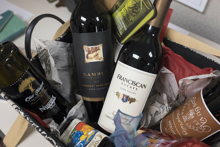 Someone In This Online Group Asked "What Last-Minute Gift For Christmas Is Always A Winner?", 30 Folks Delivered