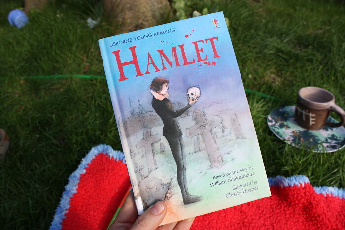 Someone Online Asked, ‘What Do People Pretend Is In The Bible But Is Absolutely Not In The Bible?’ And 25 People Delivered