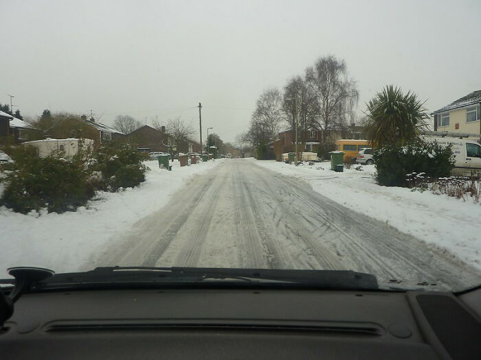 Estas 20 personas tuvieron un presentimiento que acabó salvándoles la vida y compartieron sus historias en este grupo en línea