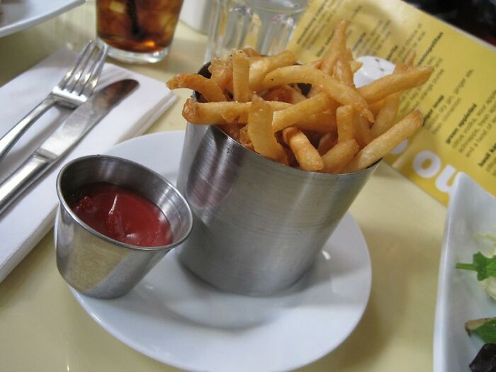 30 People Online Answer "What Are Some Of The 'Guy Code' And 'Girl Code' Unwritten Rules That You Always Follow?"