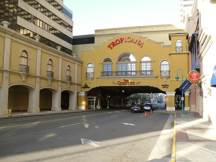 30 Overrated Places That Aren’t Worth A Visit, As Pointed Out By Folks Online