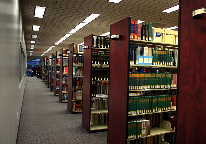 20 Señales sutiles de que alguien es en realidad bastante inteligente