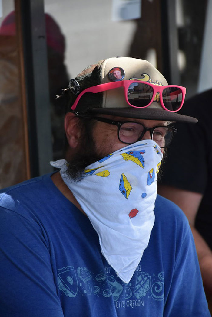 Covid May Be The First Reason People Started Wearing Face Masks, But People In This Online Group Discovered 30 More Advantages Of Them