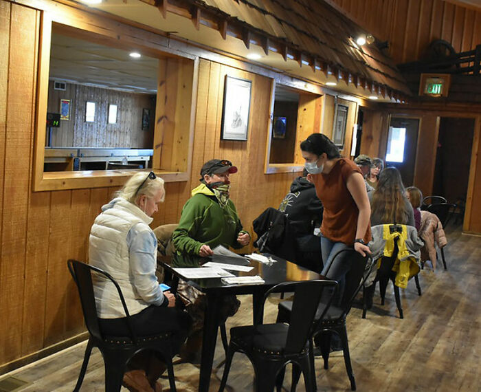 Covid May Be The First Reason People Started Wearing Face Masks, But People In This Online Group Discovered 30 More Advantages Of Them