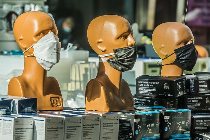 Covid May Be The First Reason People Started Wearing Face Masks, But People In This Online Group Discovered 30 More Advantages Of Them