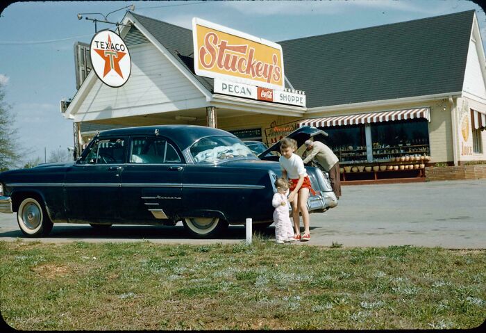 My Family On A Road Trip (Kodachrome, 1958)