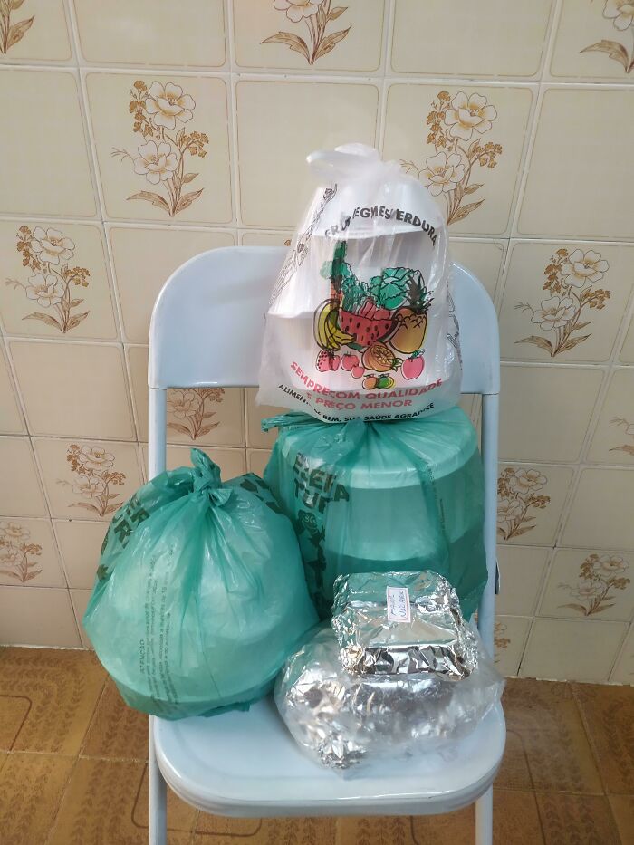 I Spent Christmas Isolated Because My Dad Is High Risk, So My Mom Sent Me Some Christmas "Leftovers". Nobody Cares Like A Mom