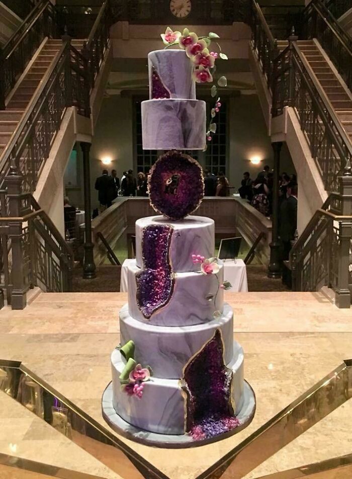 My Wife Made This Wedding Cake But She Doesn't Post On Reddit