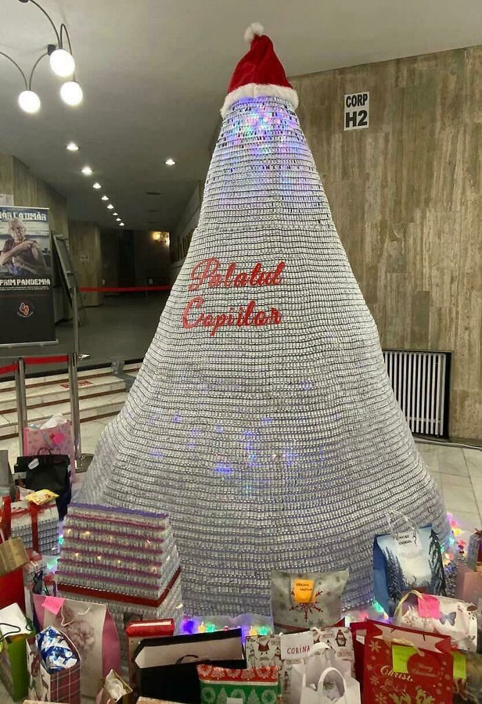 A Christmas Tree Made Of 19,000 Empty Coronavirus Vaccine Vials