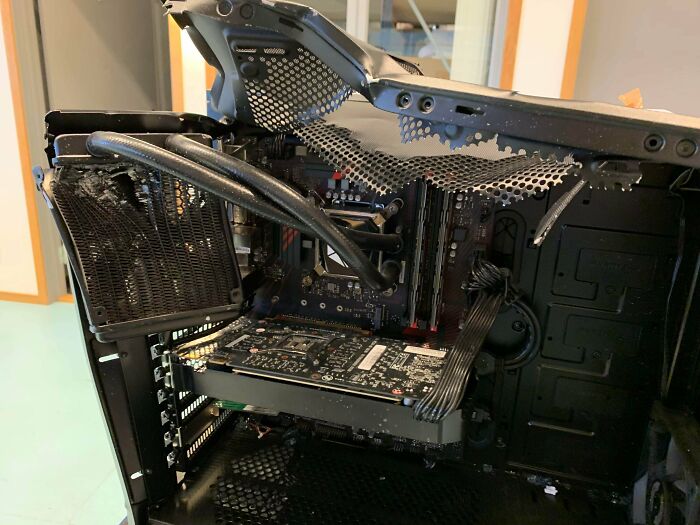 ”stuck During Sorting, You Guys Can File A Freight Claim Online”