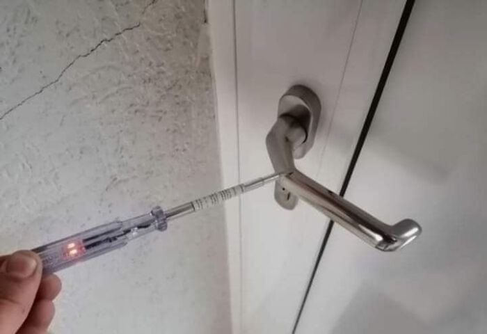 La gente suele sorprenderse cuando descubre que soy un mal electricista (no es mi foto)