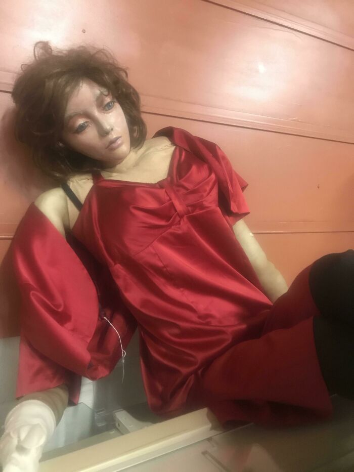 “Mannequin” Found In An Antique Mall In Texas. Nightmare Stuff