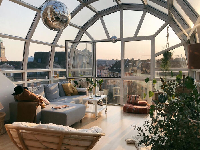 Una encantadora terraza acristalada en Berlín, Alemania