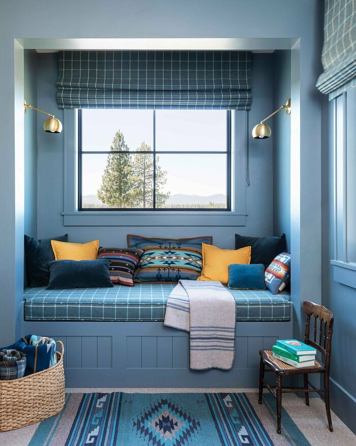 Window Nook In The Guest Room, Bend, Deschutes County, Oregon 