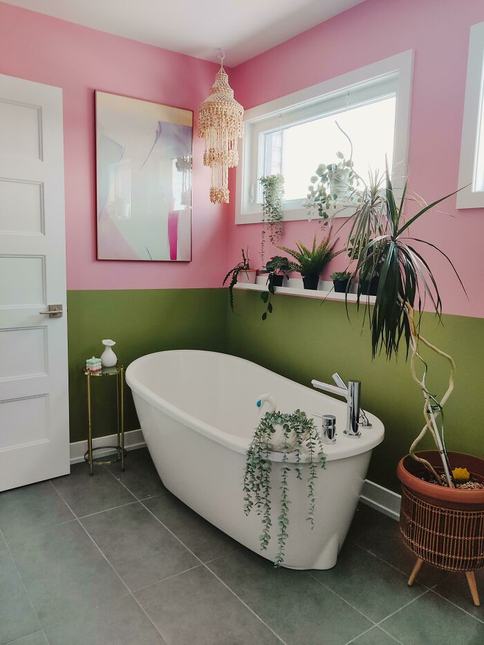 Upgraded My Bathroom On A Tight Budget - The Paint + Thrifted Decoration Was Less Than 100$ Total.